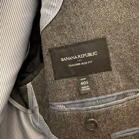 Banana Republic Men’s Tailored Slim Fit Herringbone Blazer, Size 40-Short - Picture 3 of 9